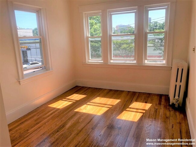 Building Photo - 84 Empire St