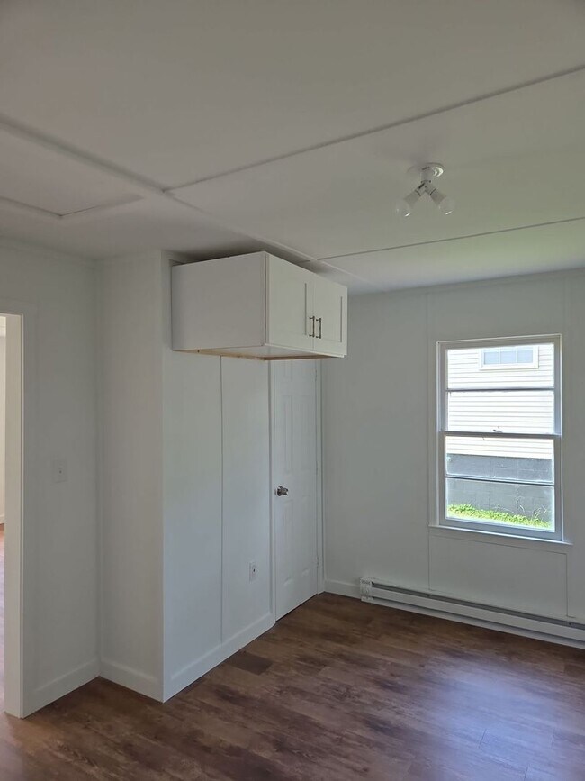 Building Photo - 204 Thomas Ln