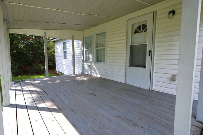 Building Photo - 2948 Dogwood Cir