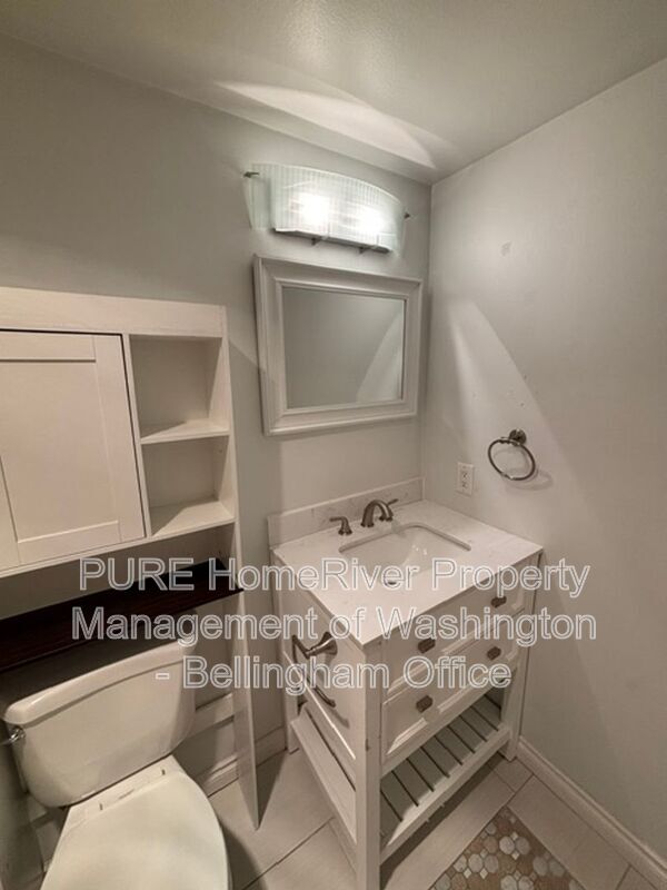 Building Photo - 2 Marigold Dr