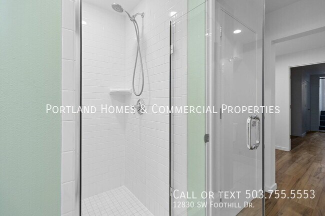 Building Photo - 12830 SW Foothill Dr