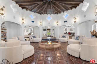 Building Photo - 2231 S Caliente Dr