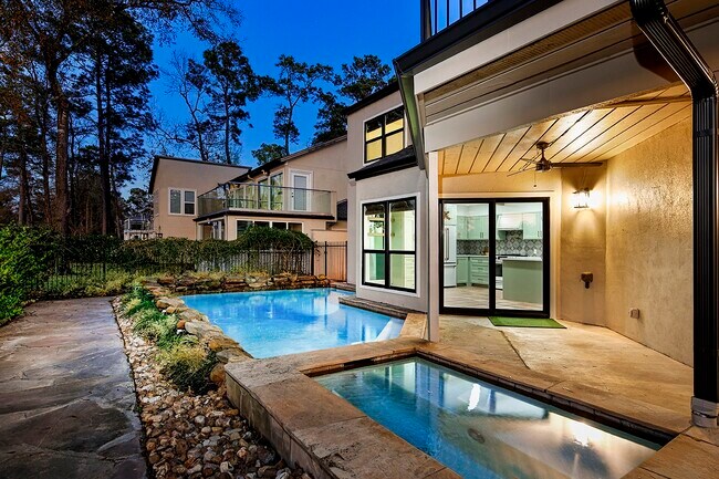 Building Photo - 15 Crinkleroot Ct