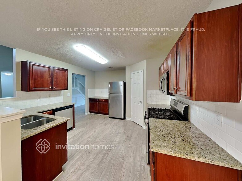 Building Photo - 1923 Tulip Petal Rd