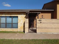 Building Photo - 1609 Saldana Ave