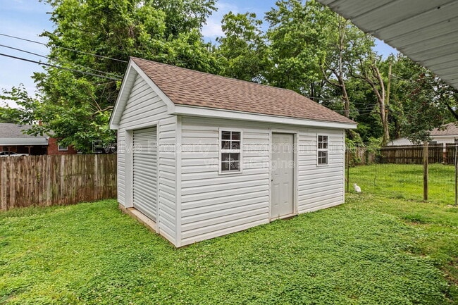 Building Photo - 1224 Bradbury Dr