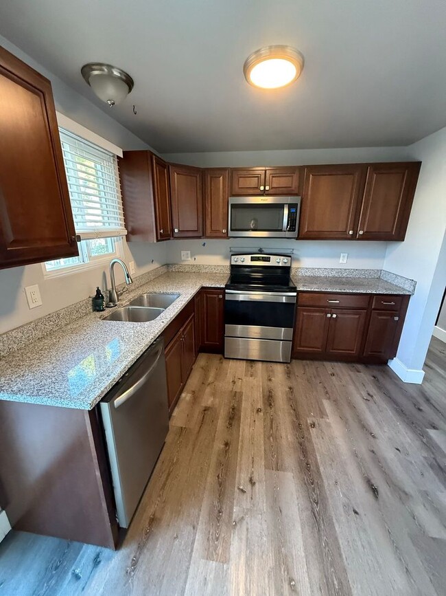 Primary Photo - Beautiful four bedroom two bathroom home!
