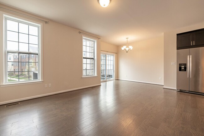 Building Photo - 2715 S Spurway Dr