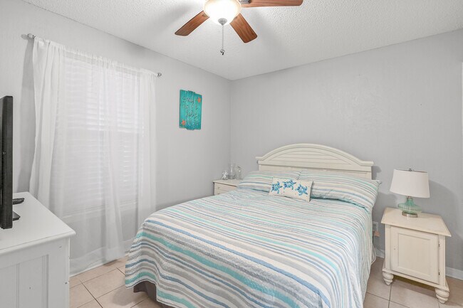 Building Photo - 2830 Scenic Gulf Dr