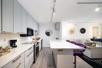 Building Photo - Beautifully Updated 2 Bedroom Condo with Optional Furniture!