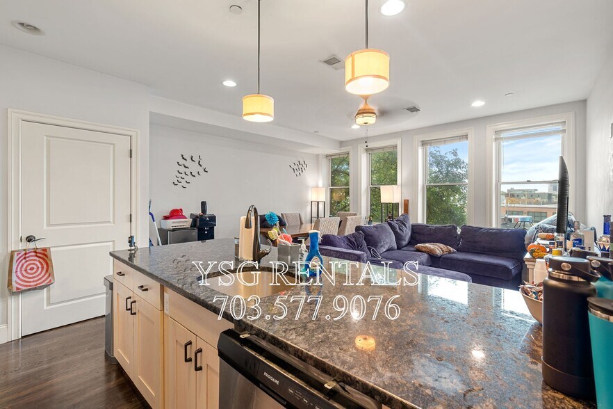Building Photo - 1435 Tremont St