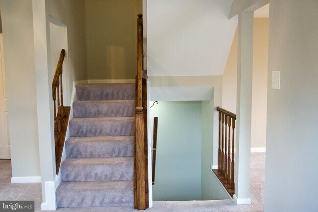 Building Photo - 7341 Crestleigh Cir