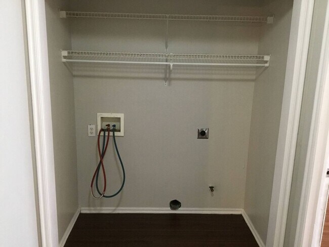 Building Photo - Remodeled 4 bedroom, 2 bath - Moore Schools