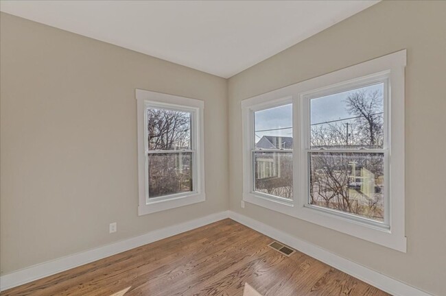 Building Photo - Beautiful House in East Nashville!