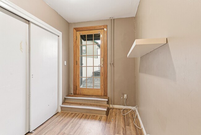 Building Photo - 320 Clarendon St