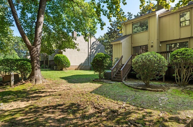 Building Photo - 4100 Five Oaks Dr