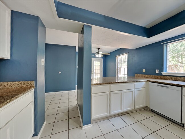 Building Photo - 3910 Cedar Forest Dr