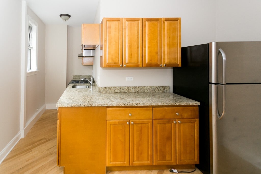 Building Photo - 946 Green Bay Rd