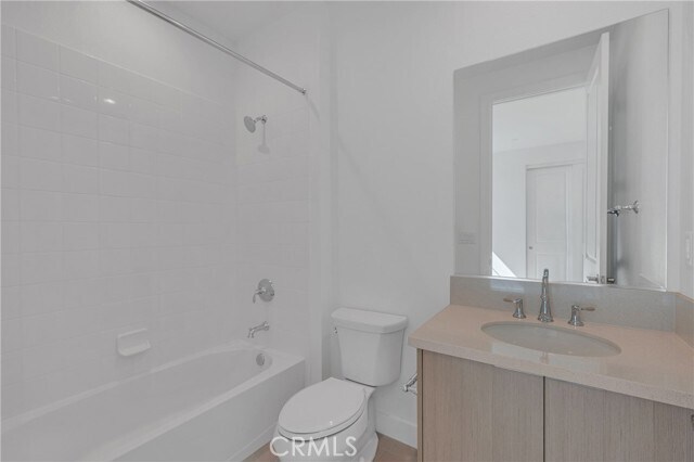 Building Photo - 27510 Elderberry Dr