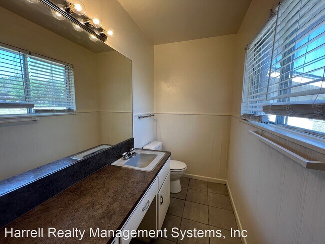 Building Photo - 3 br, 1.5 bath House - 1937 Hilltop Dr.