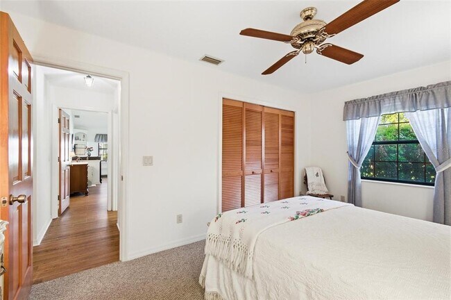 Building Photo - 24 Chippeway Ct