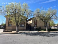 Building Photo - EAST PALMDALE 2BD/ 1 BATH 2ND FLOOR APT