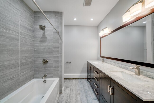 Building Photo - 369 3rd St