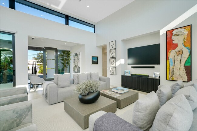 Building Photo - 4011 Bayview Dr