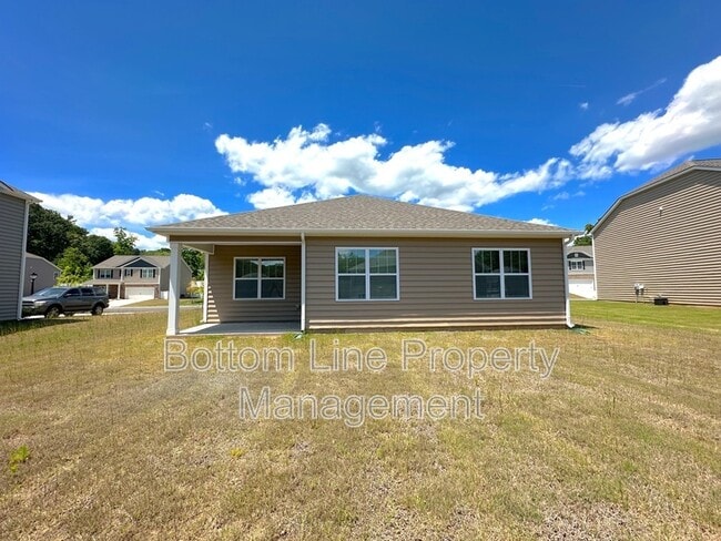 Building Photo - 211 Dogwood Crk Dr