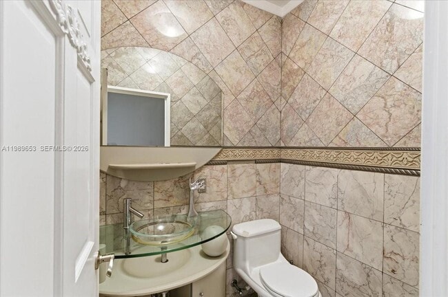 Building Photo - 1249 Biscaya Dr