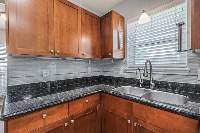 Building Photo - 12919 Westella Dr