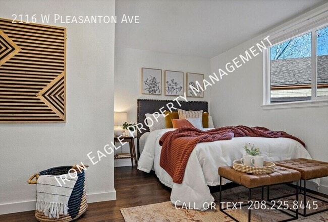 Building Photo - 2116 W Pleasanton Ave