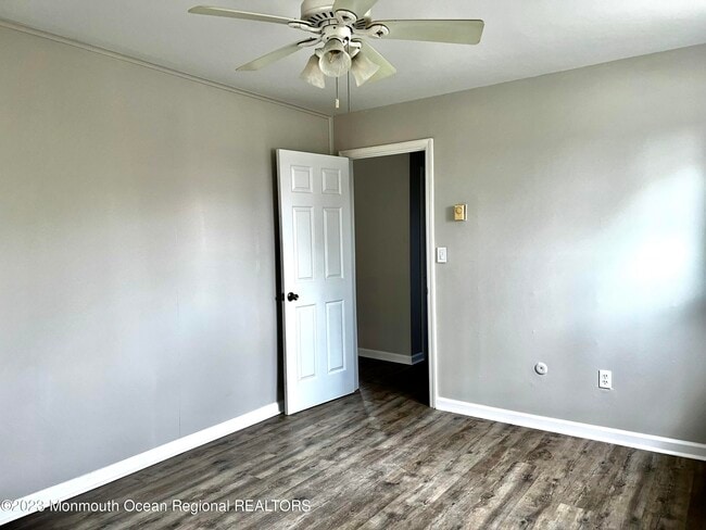 Building Photo - 215 Washington St