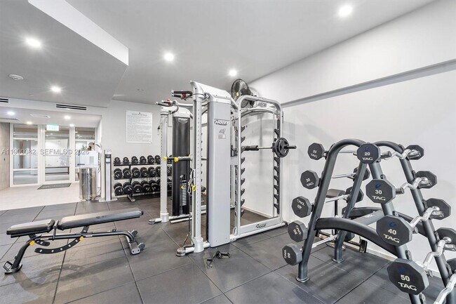 Building Photo - 900 Brickell Key Blvd