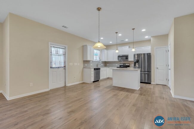 Building Photo - 4-Bedroom Home in Seagrass Station - MOVE IN TODAY