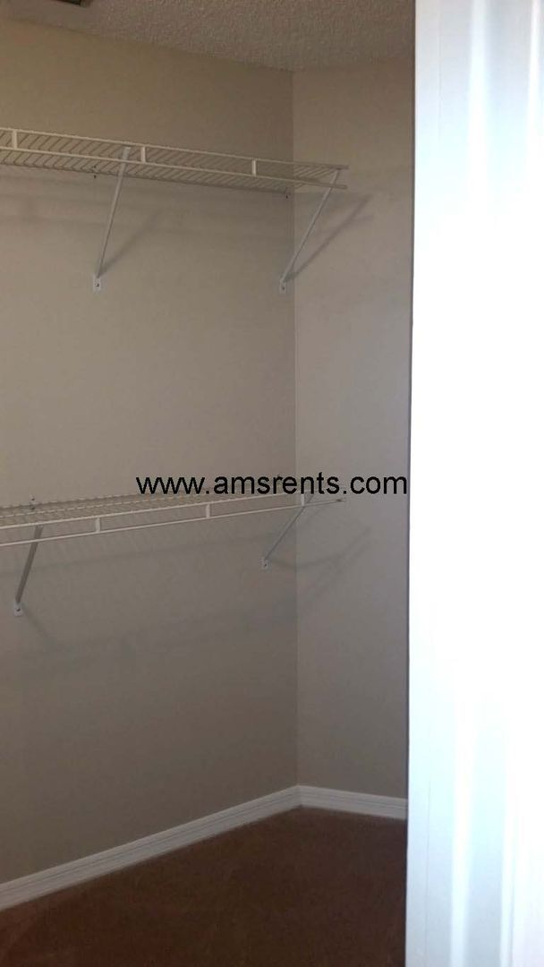 Building Photo - Spacious 3 bedroom House in Indian Ridge Villas