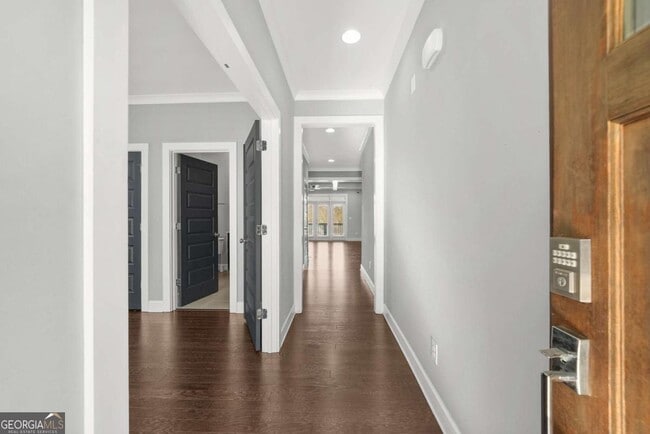 Building Photo - 2967 Silver Hill Terrace SE