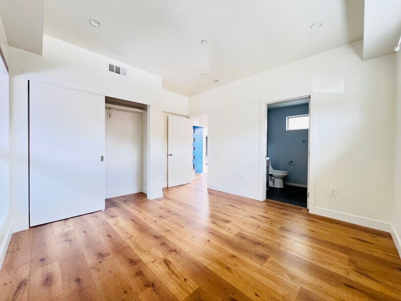 Building Photo - 1718 Miramar St