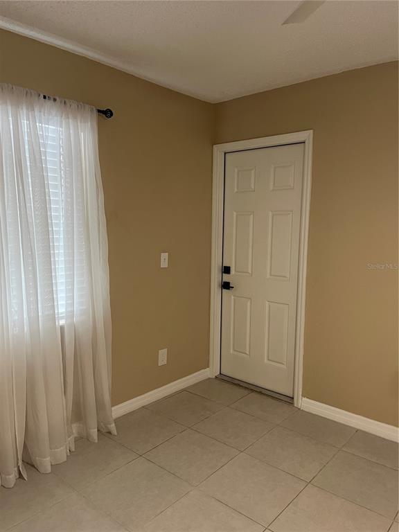 Building Photo - 211 Thorntree Pl