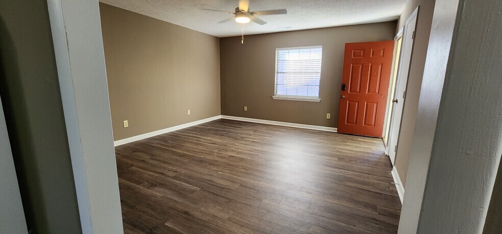 Cloverland-Denson-Livingroom - 704 Denson Ave SW