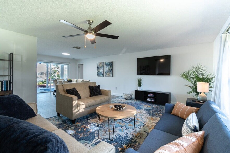 Building Photo - 2330 Sykes Creek Dr