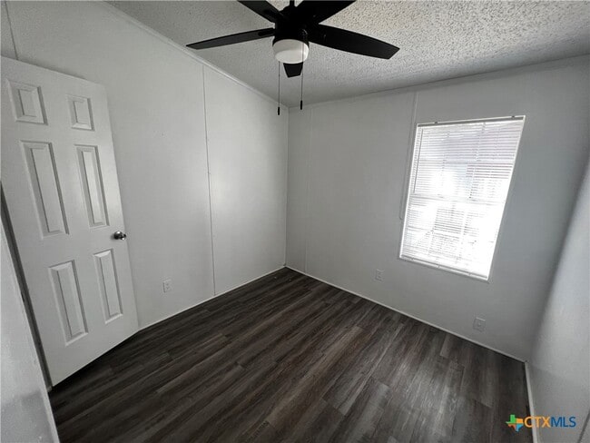 Building Photo - 1405 Harris Hill Rd