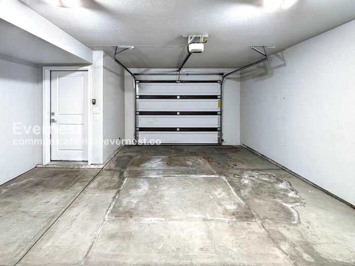 Building Photo - 8130 W 10th Ave