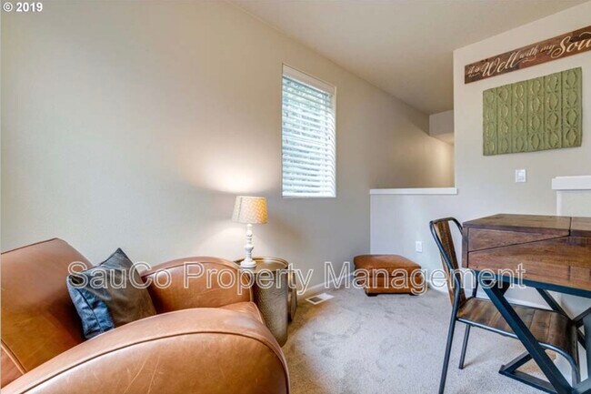 Building Photo - 175 NE 80th Ave