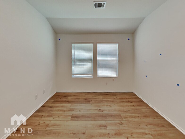 Building Photo - 441 Sebring Cir