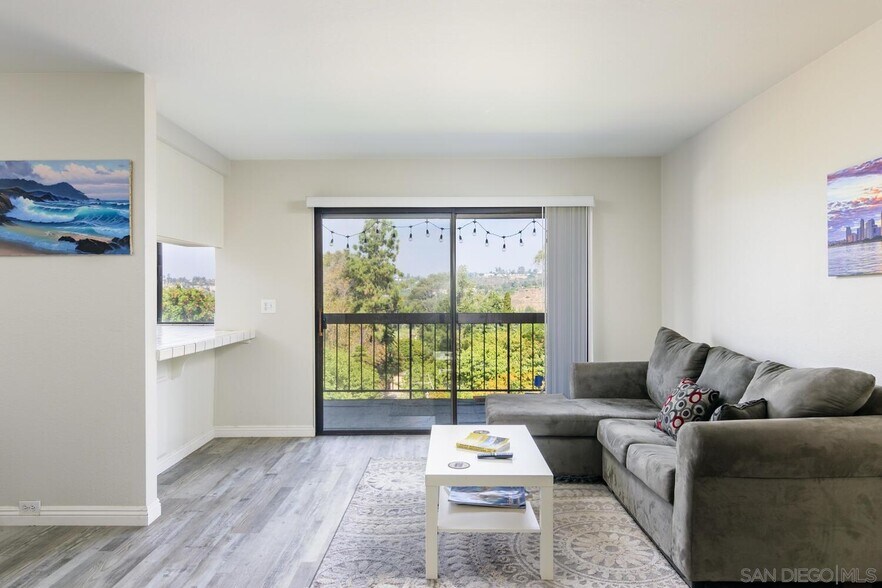 Building Photo - 5125 Fontaine St