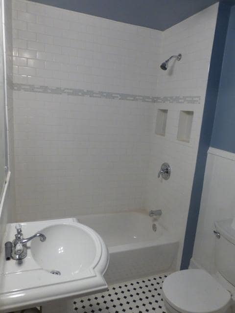 Building Photo - 40 E Ellsworth Ave