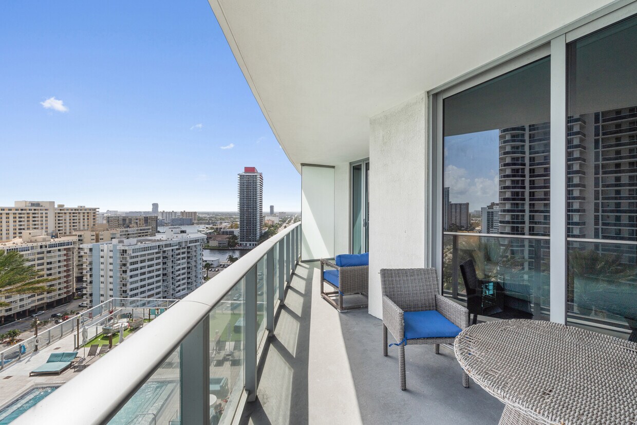 Building Photo - 4111 S Ocean Dr