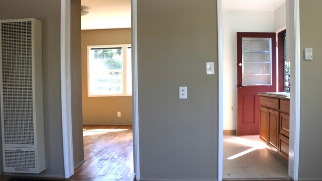 Building Photo - 556 Indiana Ave