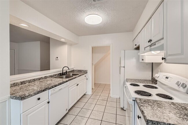 Building Photo - 5616 Emerald Forest Dr